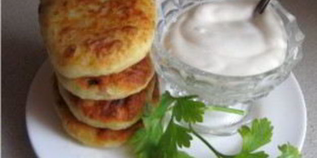 картофельные пирожки с начинкой из фарша