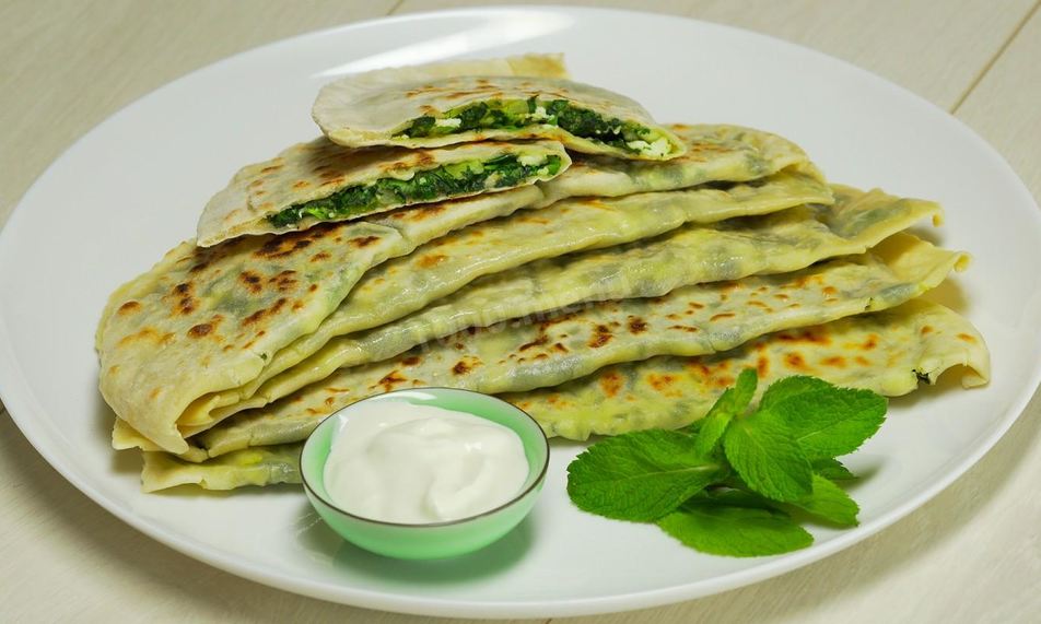Рецепт кутабы с зеленью и адыгейским сыром