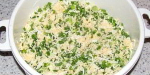 ленивые пирожки с луком и яйцом