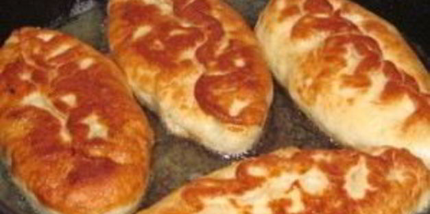 ленивые пирожки с луком и яйцом