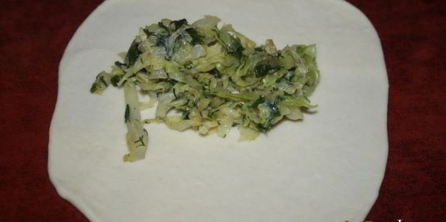 молдавские постные пирожки с капустой вэрзаре