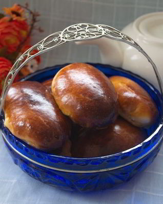 Печеные пирожки из дрожжевого теста