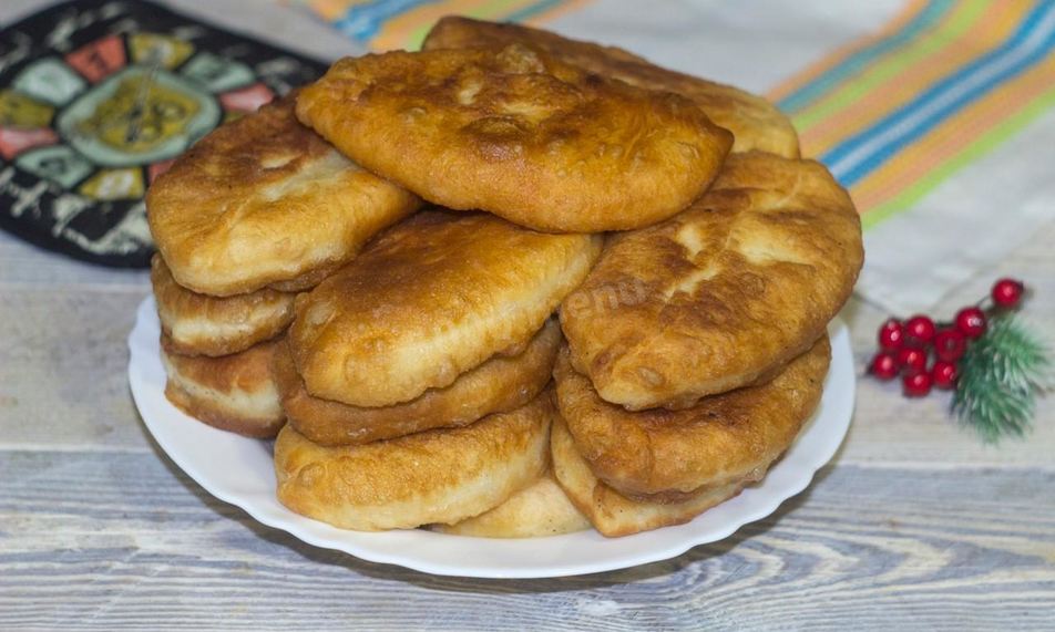 Рецепт пирожки дрожжевые на воде на сковороде