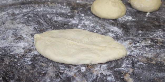 пирожки дрожжевые на воде на сковороде