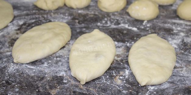 пирожки дрожжевые на воде на сковороде