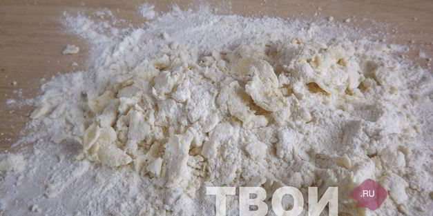 пирожки из песочного теста с клубникой