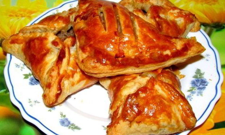 Рецепт пирожки из слоеного теста с фаршем