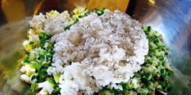 пирожки с черемшой, рисом и луком