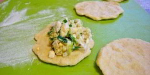 пирожки с черемшой, рисом и луком