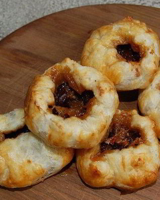 Пирожки с изюмом