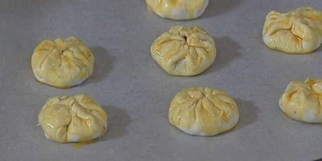 пирожки с изюмом