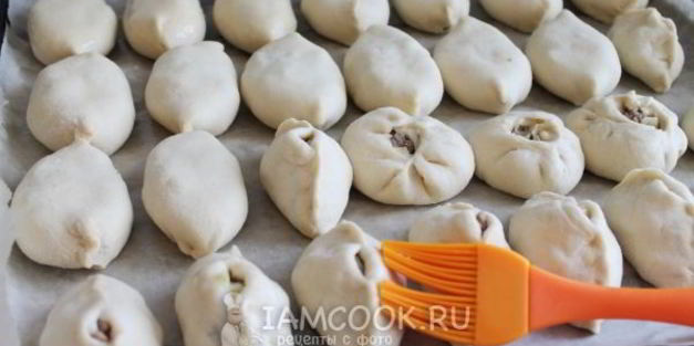 пирожки с капустой и мясом в духовке