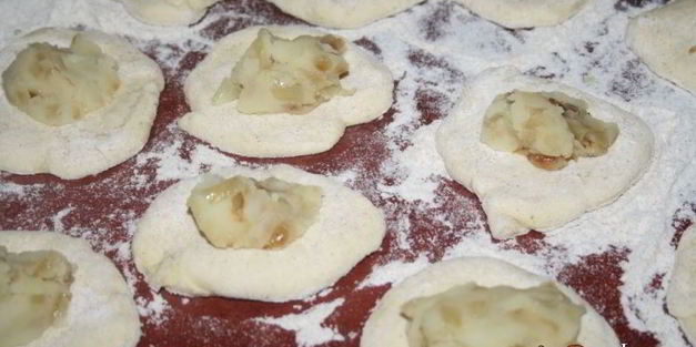пирожки с картошкой и жареным лучком