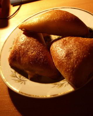 Пирожки с курицей и сыром