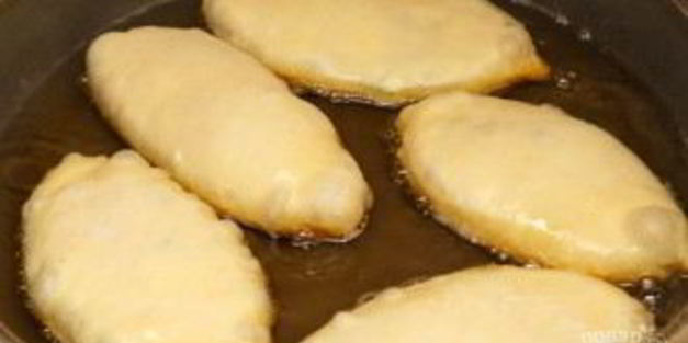 пирожки с луком и яйцами