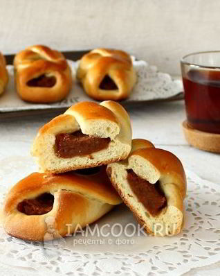 Пирожки с сушеными яблоками