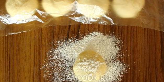 пирожки с сушеными яблоками