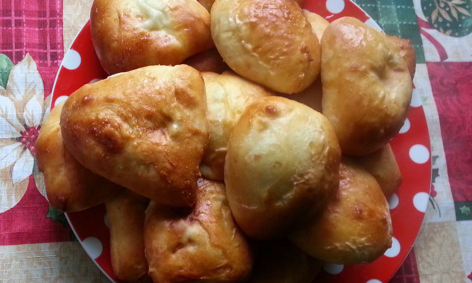 Рецепт пирожки с творогом и изюмом из дрожжевого теста