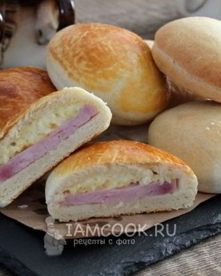 Пирожки с ветчиной и сыром