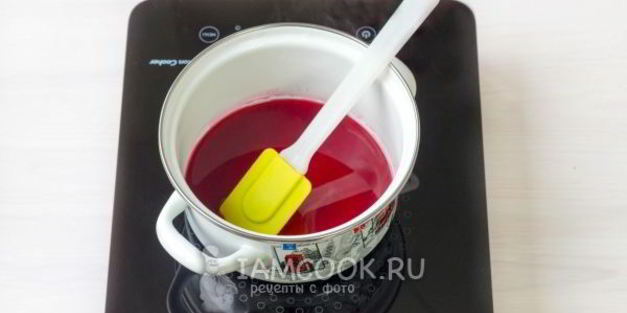 пирожки с вишней из слоеного теста