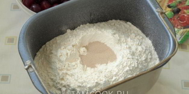 пирожки с вишней в духовке