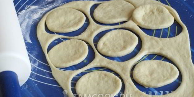 пирожки с вишней в духовке