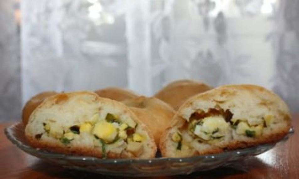 Рецепт пирожки с зеленым луком и яйцом