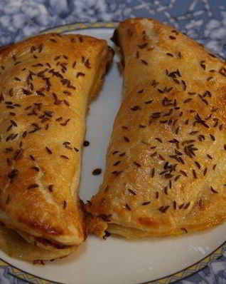 Пирожки со шпинатом и грушей