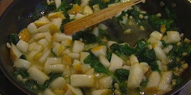 пирожки со шпинатом и грушей