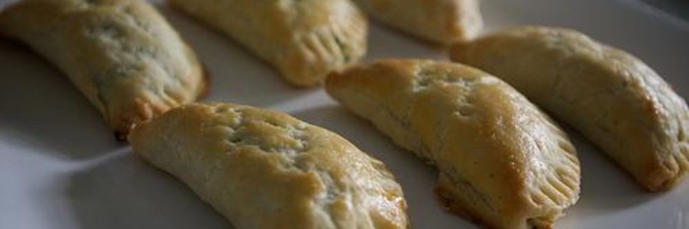 Пирожки со шпинатом и сыром Фета