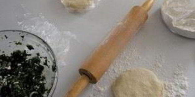 пирожки со шпинатом и сыром фета