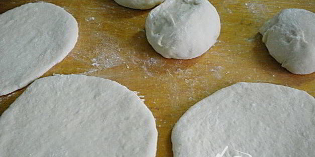 пирожки жареные с куриным мясом и картофелем