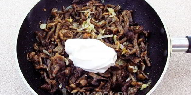 пирожки жареные с опятами