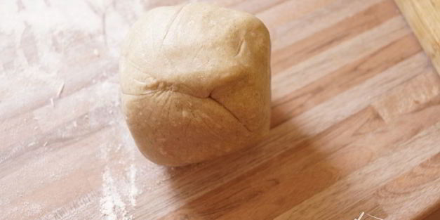 скландраусис — ржаные открытые пирожки с картофельно морковной начинкой