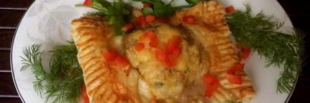 Слоеные пирожки с фаршем и овощами