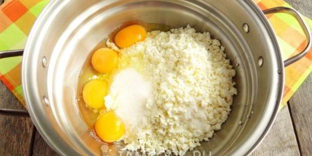 жареные пирожки из творожного теста