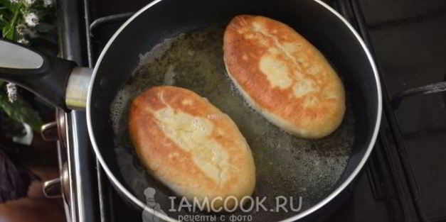 жареные пирожки с яйцом и рисом