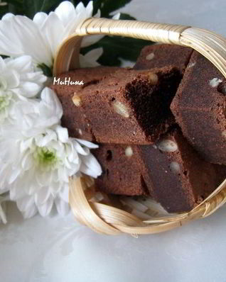 Брауни с кедровыми орешками