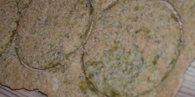 фисташковое пирожное с брусничным семифредо