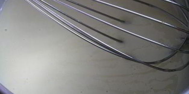 фисташковое пирожное с брусничным семифредо