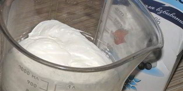 фисташковое пирожное с брусничным семифредо