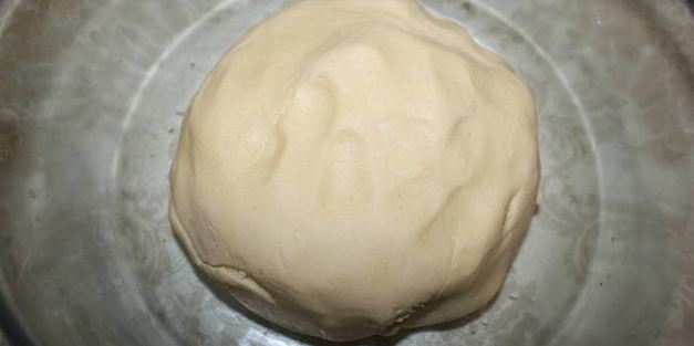 клубнично-сливочное пирожное