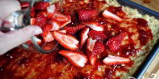 клубничные пирожные с белым шоколадом