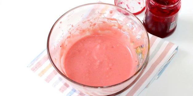 малиново-ореховое пирожное