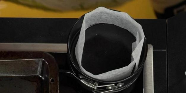 миндальные пирожные с малиной