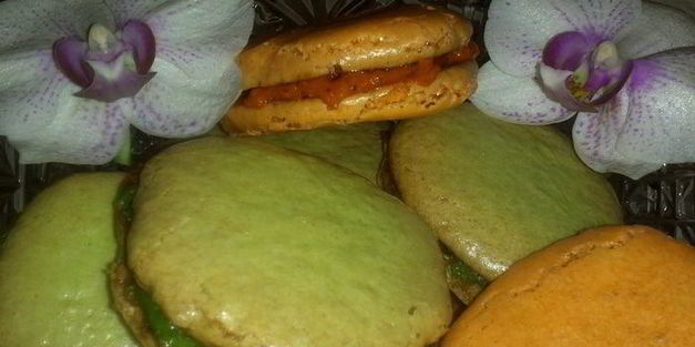 миндальные пирожные с творожно-марципановой прослойкой