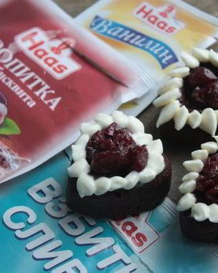 Мини-пирожные Черный лес