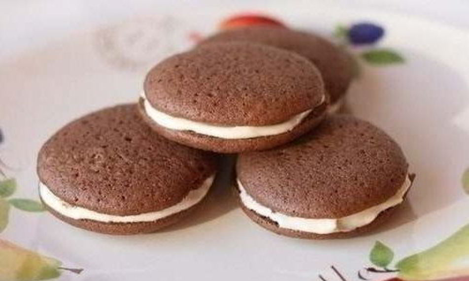 Рецепт нежные шоколадные пирожные с ванильным кремом