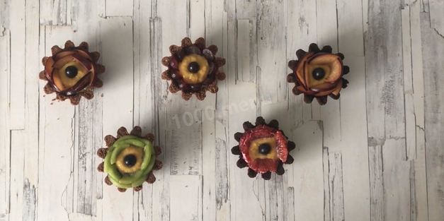 песочные корзиночки с фруктами пирожные