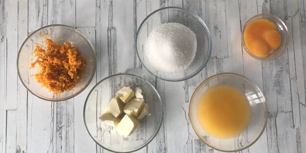 песочные корзиночки с фруктами пирожные